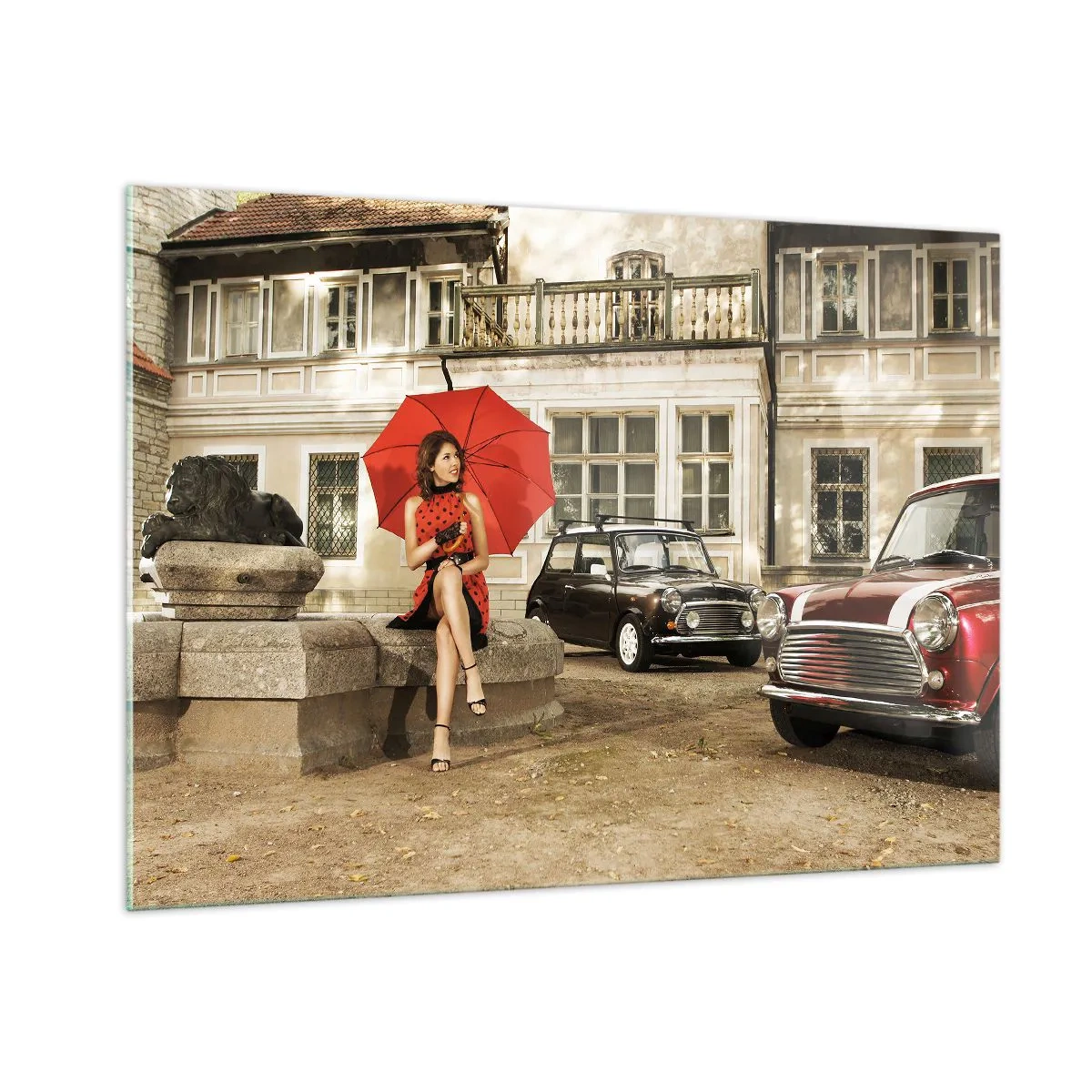 Cuadro sobre vidrio - Impresiones sobre Vidrio - Mujer con paraguas rojo y coches clásicos - 100x70cm - Un mini viaje sentimental - Decoración de pared moderna para salón y dormitorio ARTTOR