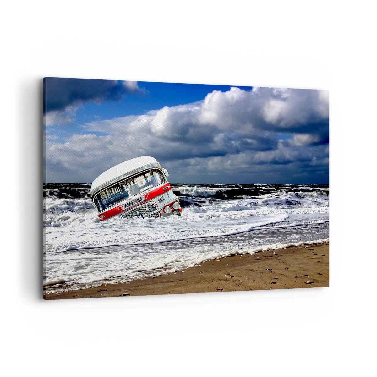 Cuadro sobre lienzo - Impresión de Imagen - Un autobús hundido en la playa en medio de olas y mares agitados - 100x70cm - ¿Y qué te sorprende? - Decoración de pared moderna para salón y dormitorio ARTTOR
