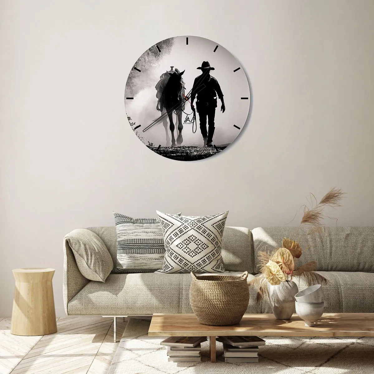 Reloj de pared - Reloj de vidrio - Un vaquero guiando a su caballo en la niebla de la mañana. - 30x30cm - La mañana de Texas - Decoración de pared moderna para salón, cocina y dormitorio ARTTOR