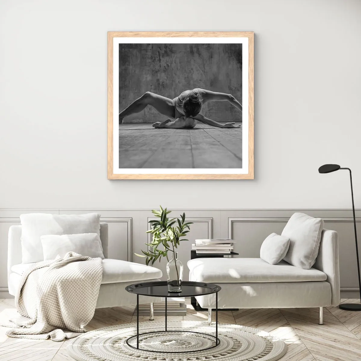 Póster en marco roble claro - Simetría encontrada - 60x60 cm