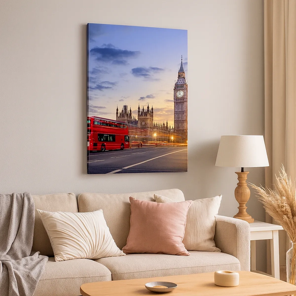 Cuadro sobre lienzo - Impresión de Imagen - Un autobús rojo con el Big Ben y las Casas del Parlamento al fondo al anochecer. - 50x70cm - Lo más característico - Decoración de pared moderna para salón y dormitorio ARTTOR