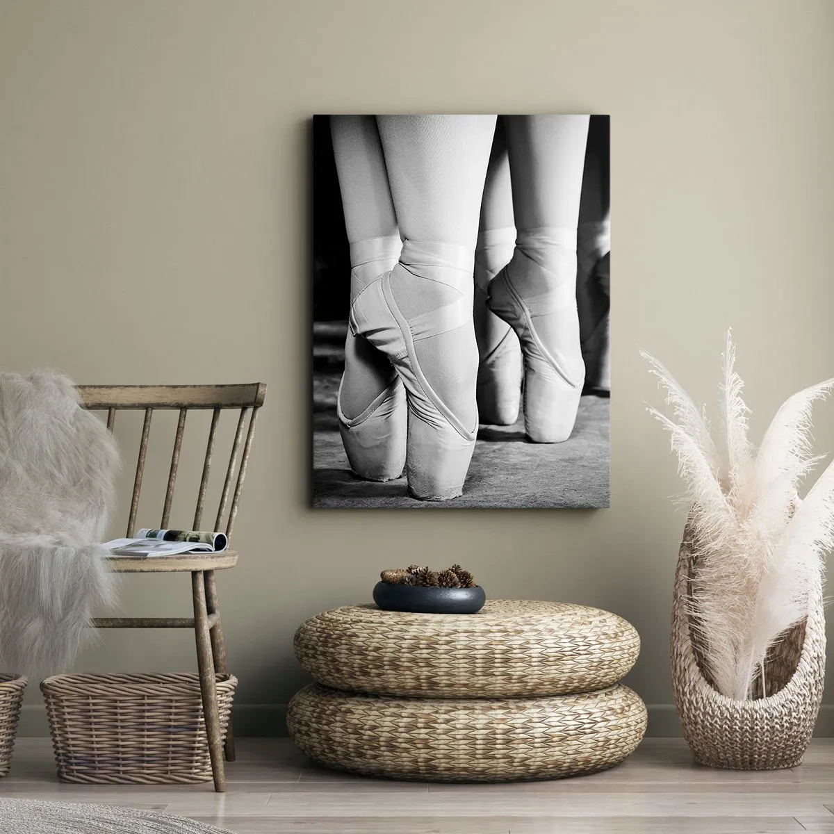 Cuadro sobre lienzo - Impresión de Imagen - Fotografía en blanco y negro de las zapatillas de ballet de una bailarina. - 80x120cm - En conjunto y al unísono - Decoración de pared moderna para salón y dormitorio ARTTOR