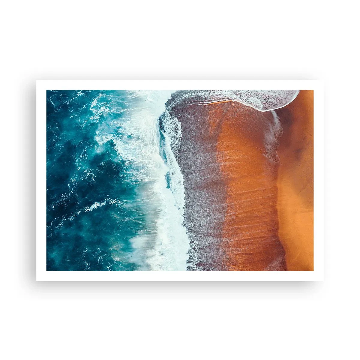 Póster - Una vista de las olas del océano rompiendo en la playa dorada. - 100x70cm - Un toque de océano - Decoración de pared moderna para salón y dormitorio ARTTOR