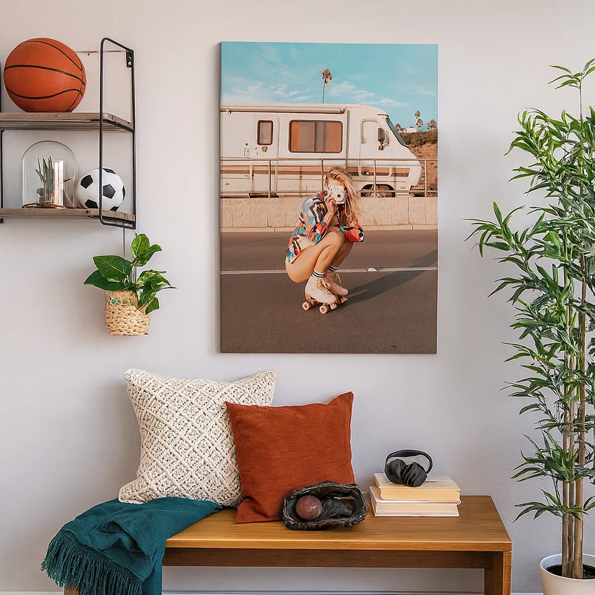 Cuadro sobre lienzo - Impresión de Imagen - Una chica en patines tomando una foto en un día soleado. - 50x70cm - ¡Sonrían, por favor! - Decoración de pared moderna para salón y dormitorio ARTTOR