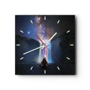 Reloj de pared - Reloj de vidrio - Meditación frente a una cascada entre las estrellas. - 30x30cm - Armonía absoluta - Decoración de pared moderna para salón y dormitorio ARTTOR