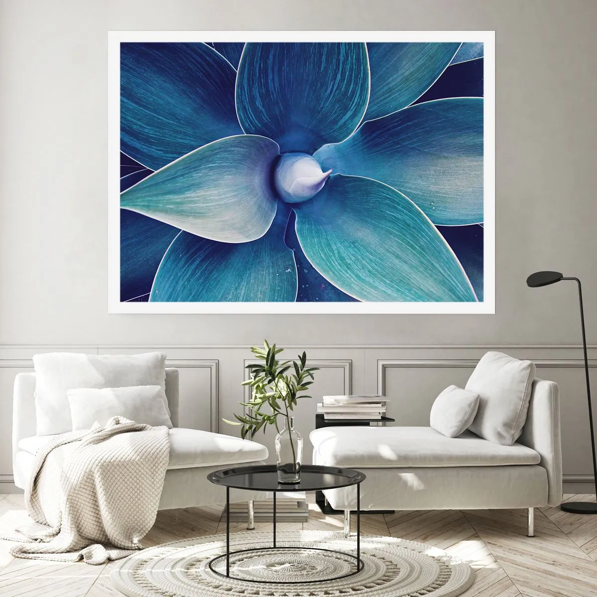 Póster - Primer plano de una flor abstracta en tonos azules. - 100x70cm - Azul del cielo - Decoración de pared moderna para salón y dormitorio ARTTOR