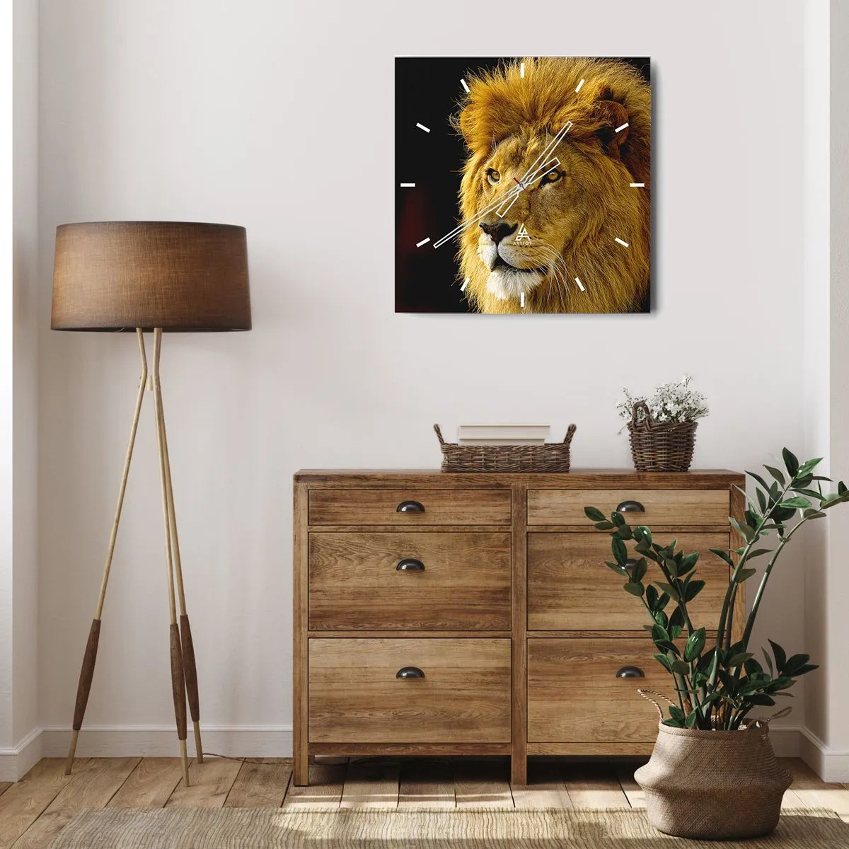 Reloj de pared - Reloj de vidrio - Retrato de un león con una melena majestuosa sobre un fondo oscuro - 30x30cm - Retrato de un rey - Decoración de pared moderna para salón y dormitorio ARTTOR