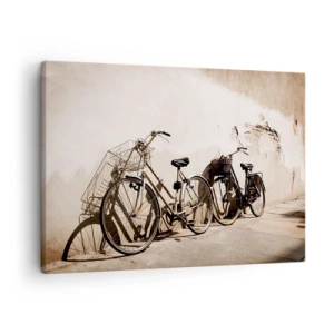 Cuadro sobre lienzo - Impresión de Imagen - Dos bicicletas apoyadas contra una vieja pared de estilo retro. - 70x50cm - El inolvidable encanto del pasado - Decoración de pared moderna para salón y dormitorio ARTTOR