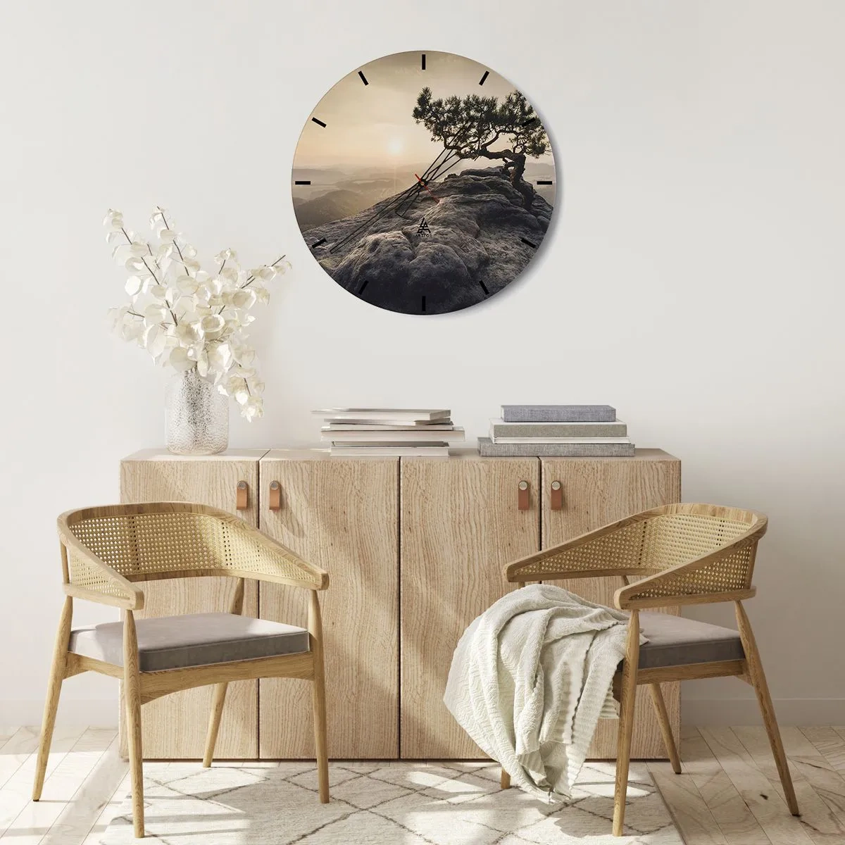Reloj de pared - Reloj de vidrio - Un árbol solitario en una roca durante la puesta de sol. - 30x30cm - La vida se abre camino - Decoración de pared moderna para salón, cocina y dormitorio ARTTOR