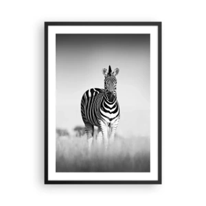 Póster en marco negro - Una cebra en una composición en blanco y negro en la sabana. - 50x70cm - Resulta que el mundo es blanco y negro - Decoración de pared moderna para salón y dormitorio ARTTOR