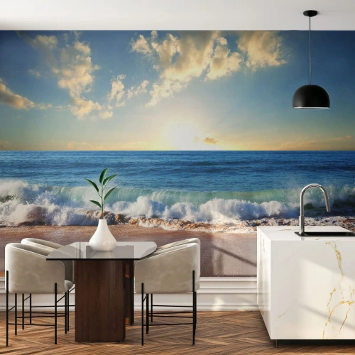 Fotomural Premium Sand - Playa dorada con olas y puesta de sol sobre el océano. - 100x70cm - Movimiento y quietud al mismo tiempo - Decoración de pared moderna para salón y dormitorio ARTTOR