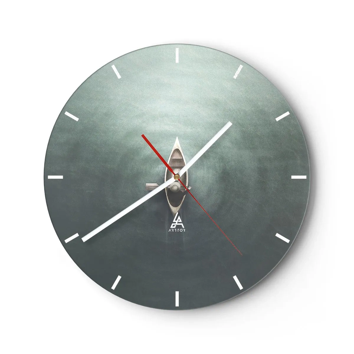 Reloj de pared - Reloj de vidrio - Un barco en una superficie de agua tranquila visto a vista de pájaro - 30x30cm - A través de un lago iluminado por la luna - Decoración de pared moderna para salón, cocina y dormitorio ARTTOR