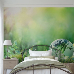 Fotomural Standard Eco - El globo de cristal de la Tierra en un paisaje verde - 100x70cm - Planeta verde - Decoración de pared moderna para salón y dormitorio ARTTOR