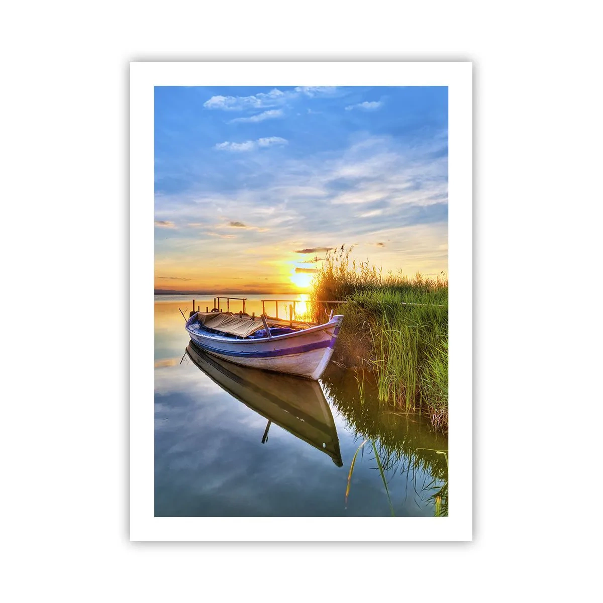 Póster - Un barco en un lago tranquilo al atardecer. - 50x70cm - Sueños cumplidos - Decoración de pared moderna para salón y dormitorio ARTTOR