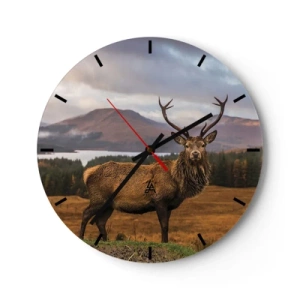 Reloj de pared - Reloj de vidrio - Ciervos en un paisaje de montaña con árboles y un lago. - 30x30cm - La majestuosidad de la naturaleza - Decoración de pared moderna para salón, cocina y dormitorio ARTTOR