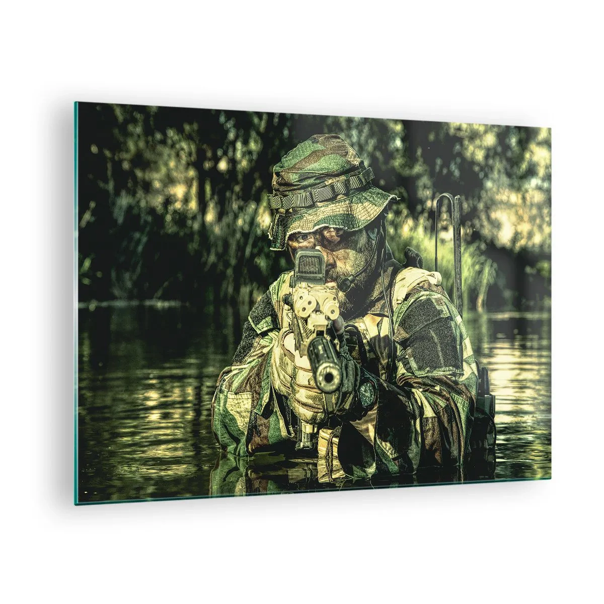 Cuadro sobre vidrio - Impresiones sobre Vidrio - Un soldado con camuflaje completo apunta a través de una visera en un entorno acuático. - 70x50cm - El mejor de entre la élite - Decoración de pared moderna para salón y dormitorio ARTTOR