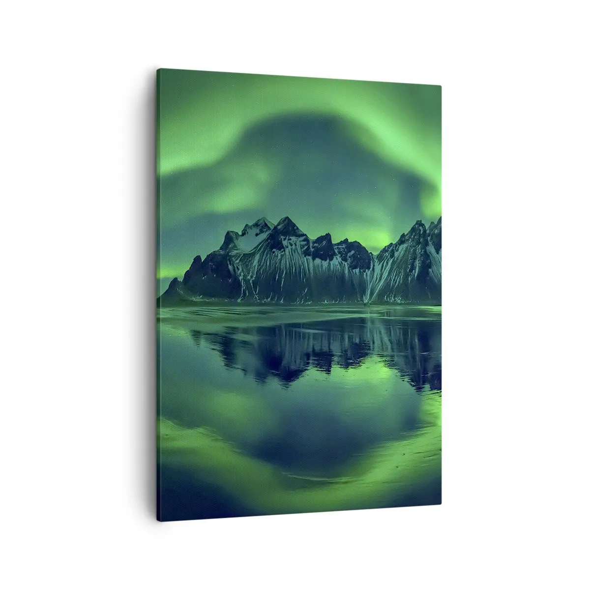 Cuadro sobre lienzo - Impresión de Imagen - Montañas rodeadas de auroras boreales reflejadas en el agua. - 50x70cm - En los brazos de la aurora - Decoración de pared moderna para salón y dormitorio ARTTOR