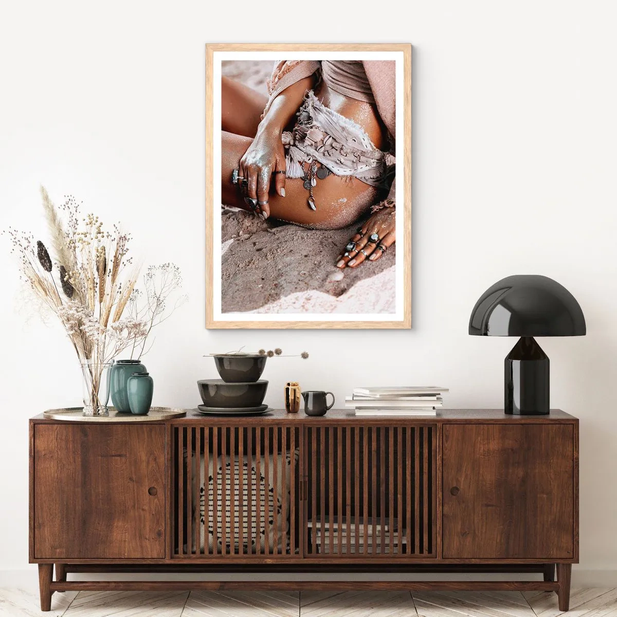 Póster en marco roble claro - Bañada por el sol y la arena - 70x100 cm