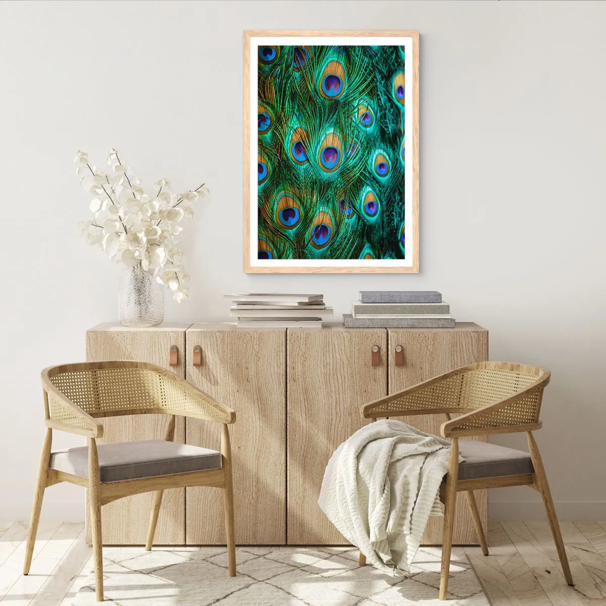 Póster en marco roble claro - Mirada de pavo real - 61x91 cm