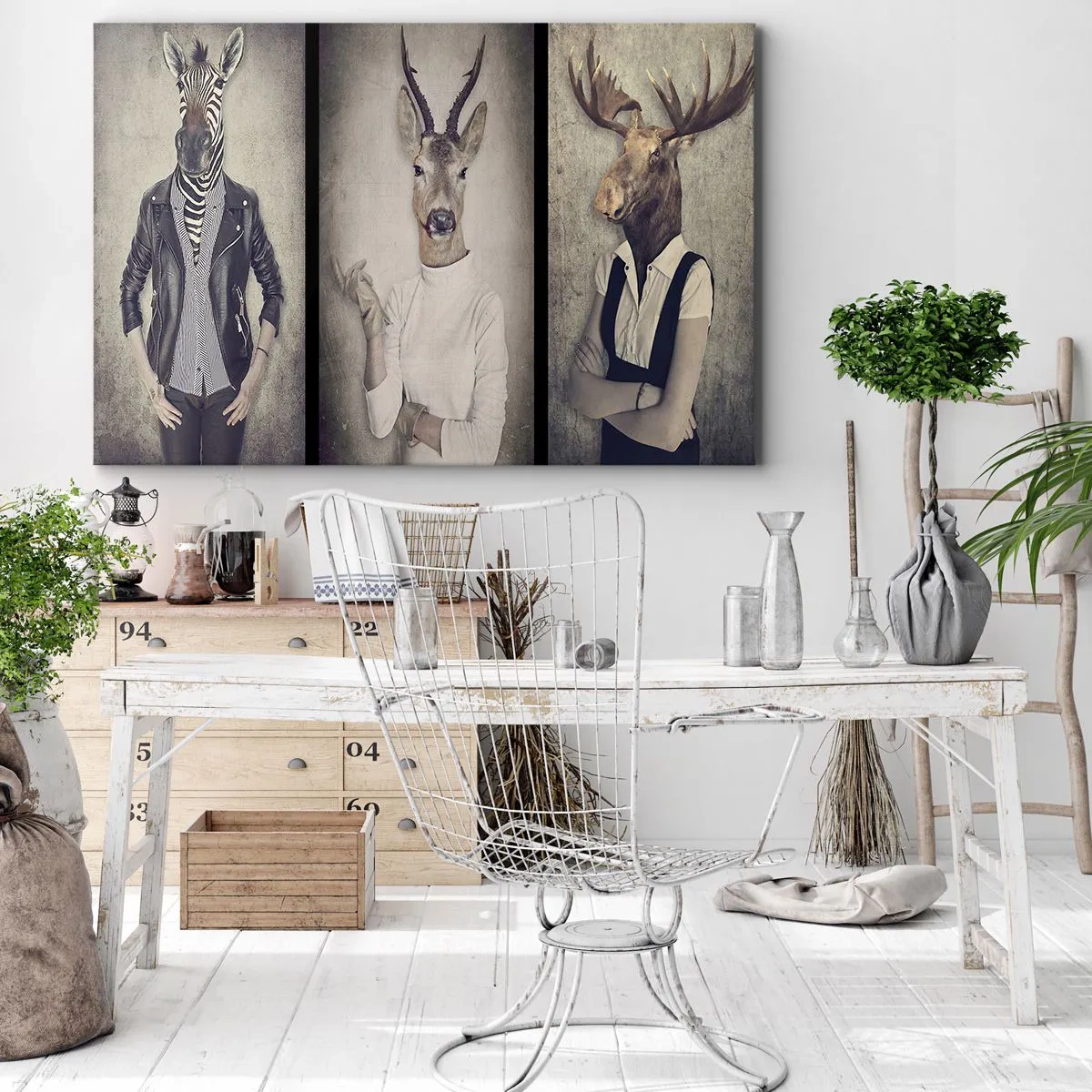 Cuadro sobre lienzo - Impresión de Imagen - Un tríptico con figuras de animales con ropa humana sobre un fondo artístico. - 70x50cm - Que los gestos hablen - Decoración de pared moderna para salón y dormitorio ARTTOR