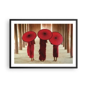 Póster en marco negro - Tres monjes con paraguas rojos en la arquitectura tradicional - 70x50cm - En el camino a la Tierra Pura - Decoración de pared moderna para salón y dormitorio ARTTOR