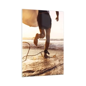 Cuadro sobre vidrio - Impresiones sobre Vidrio - Un surfista corre por la playa con su tabla bajo el sol. - 80x120cm - Para enfrentar la ola - Decoración de pared moderna para salón y dormitorio ARTTOR