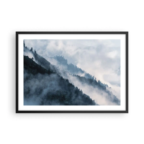 Póster en marco negro - La niebla se cierne sobre las laderas boscosas de las montañas en un paisaje misterioso. - 70x50cm - Misticismo de las montañas - Decoración de pared moderna para salón y dormitorio ARTTOR