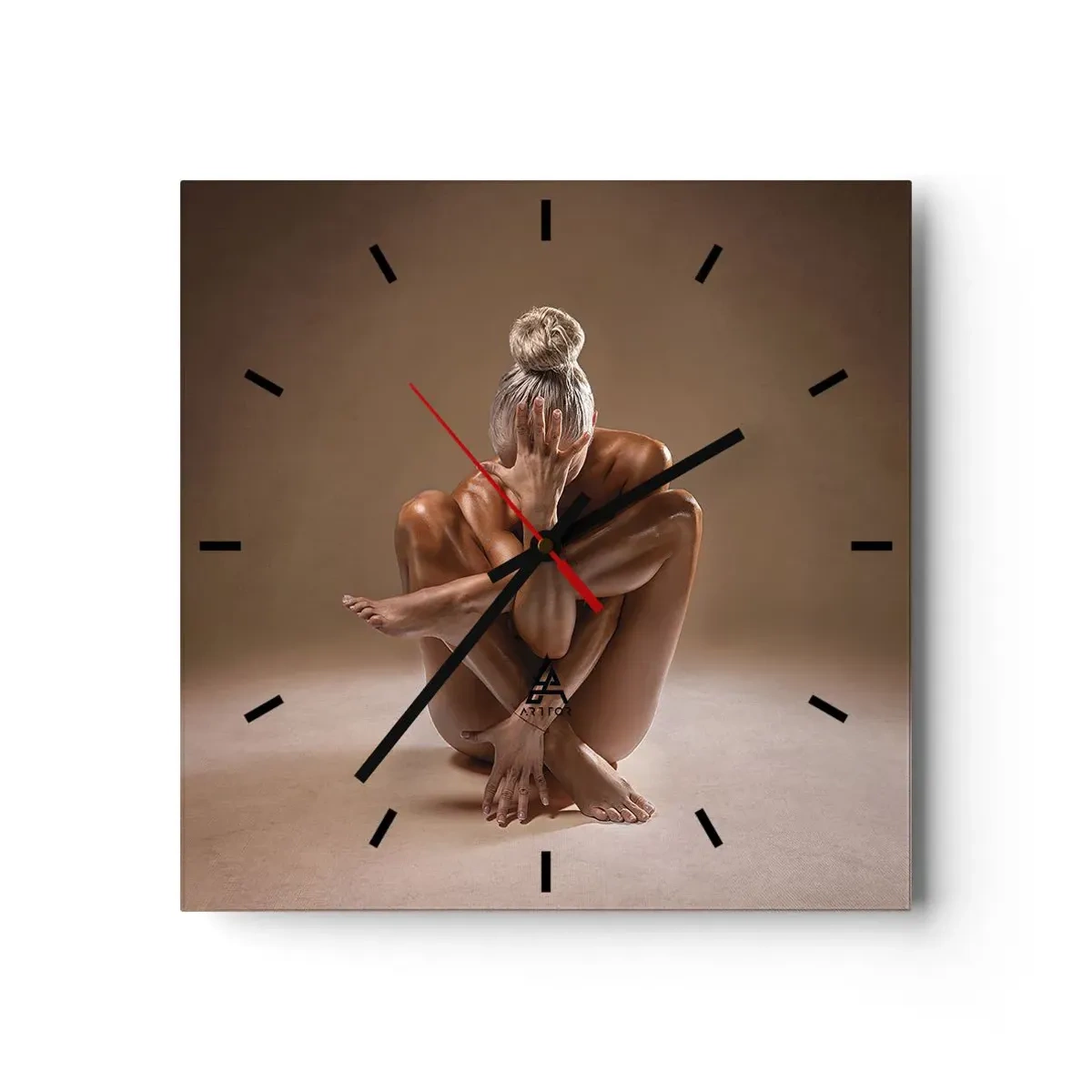 Reloj de pared - Reloj de vidrio - Silueta artística de una mujer sobre un fondo beige. - 30x30cm - Unidad de cuerpo y espíritu - Decoración de pared moderna para salón y dormitorio ARTTOR