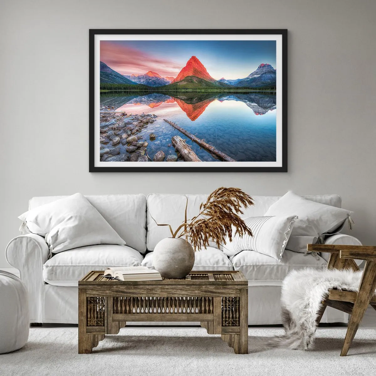 Póster en marco negro - Una montaña reflejada en un lago al atardecer. - 70x50cm - Cálido y frío - Decoración de pared moderna para salón y dormitorio ARTTOR