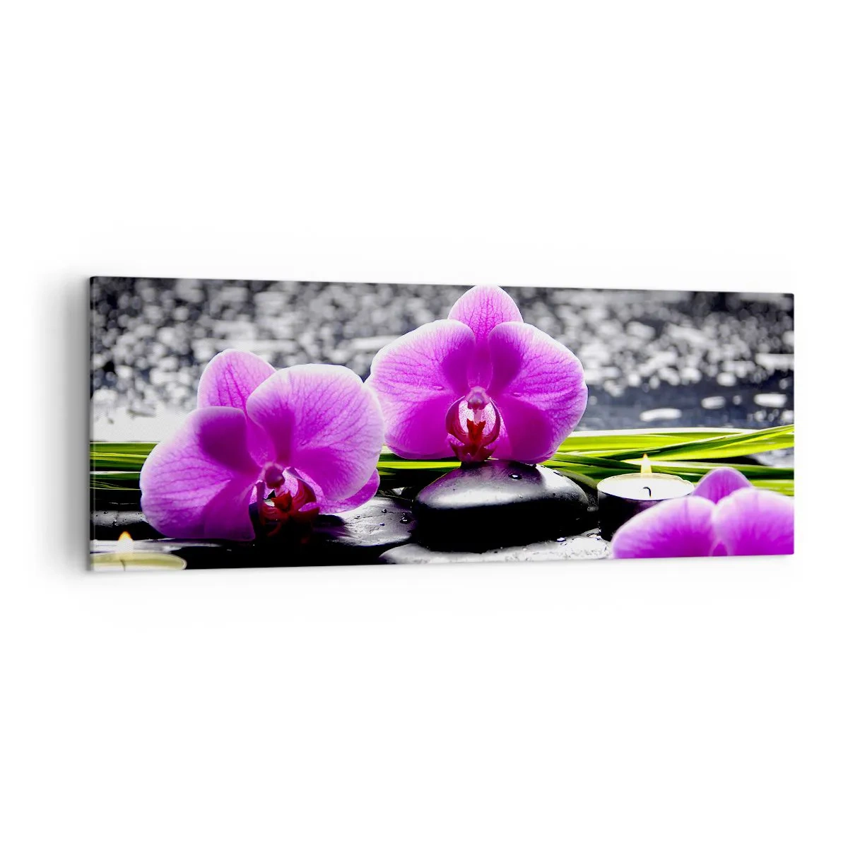 Cuadro sobre lienzo - Impresión de Imagen - Orquídeas moradas sobre un fondo de piedras y velas en un entorno relajante. - 140x50cm - Ahogarse en la paz y la tranquilidad - Decoración de pared moderna para salón y dormitorio ARTTOR
