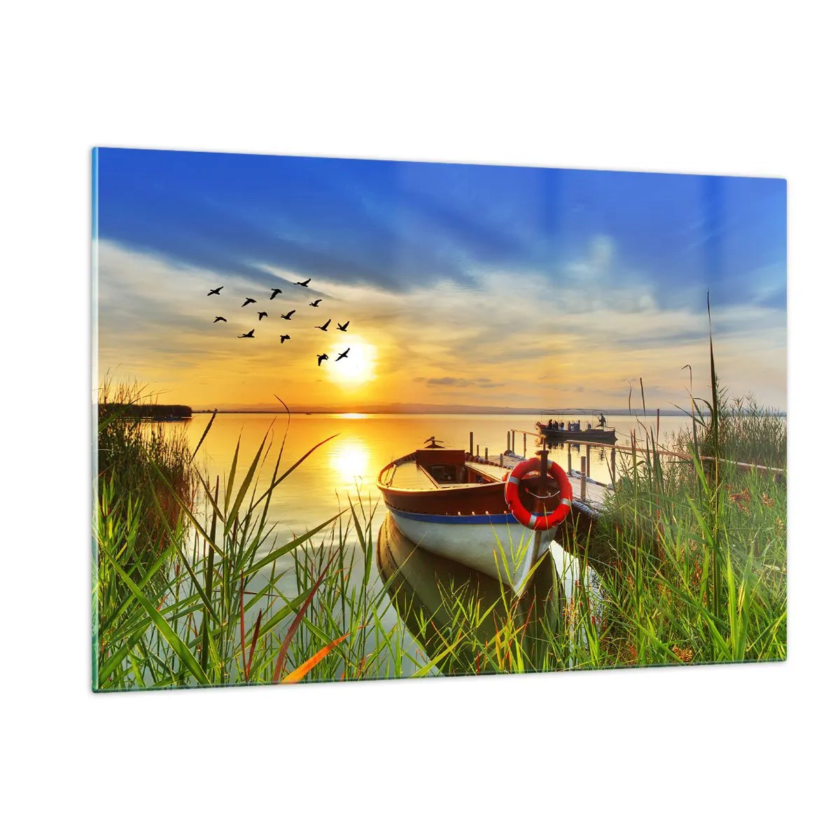 Cuadro sobre vidrio - Impresiones sobre Vidrio - Un barco en un lago al atardecer con pájaros en el cielo. - 120x80cm - Los cormoranes están volando - Decoración de pared moderna para salón y dormitorio ARTTOR