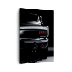 Cuadro sobre lienzo - Impresión de Imagen - Una imagen en blanco y negro de la parte trasera de un coche clásico sobre un fondo oscuro. - 70x100cm - El encanto de los clásicos - Decoración de pared moderna para salón y dormitorio ARTTOR