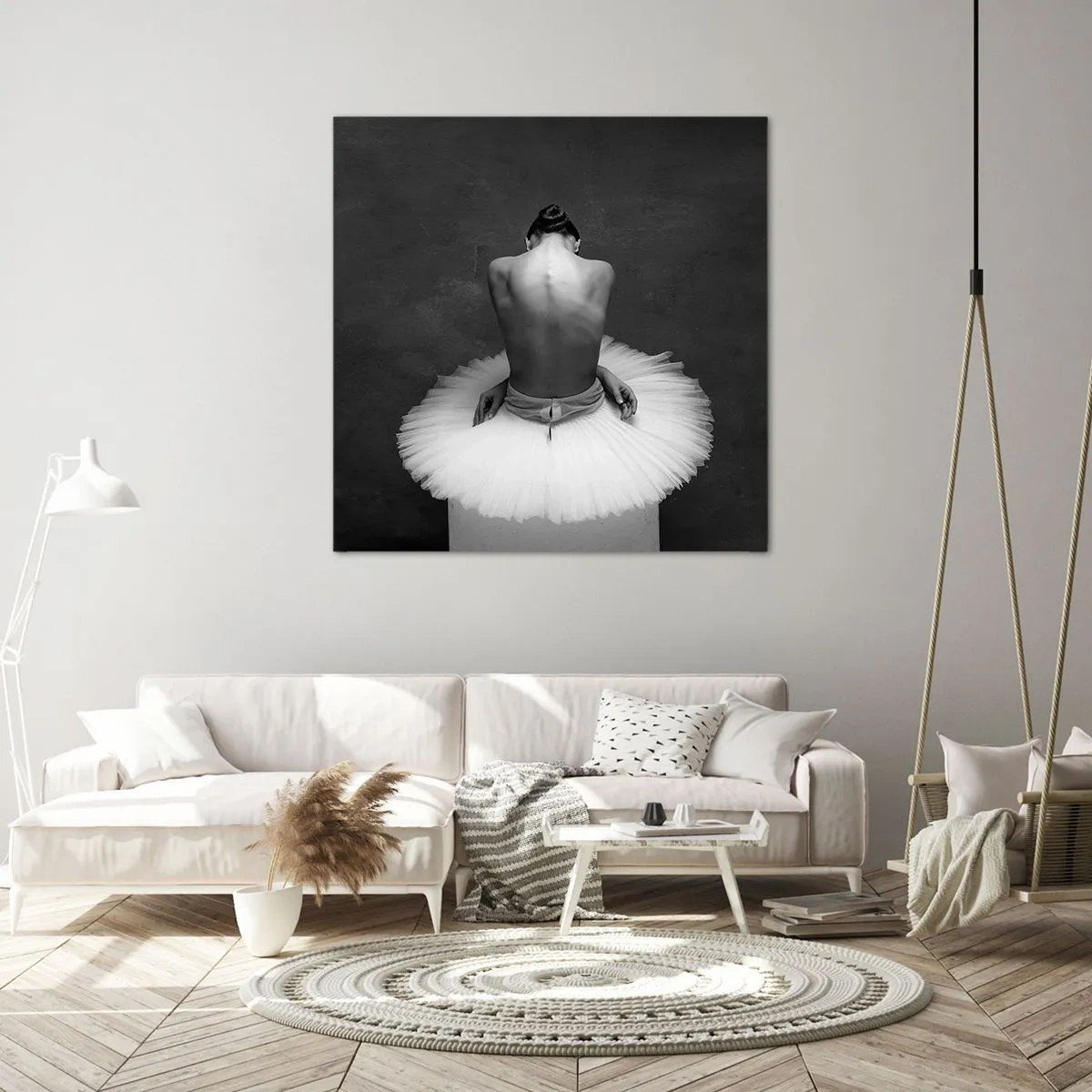 Cuadro sobre lienzo - Impresión de Imagen - Rodeada de pétalos - 60x60 cm