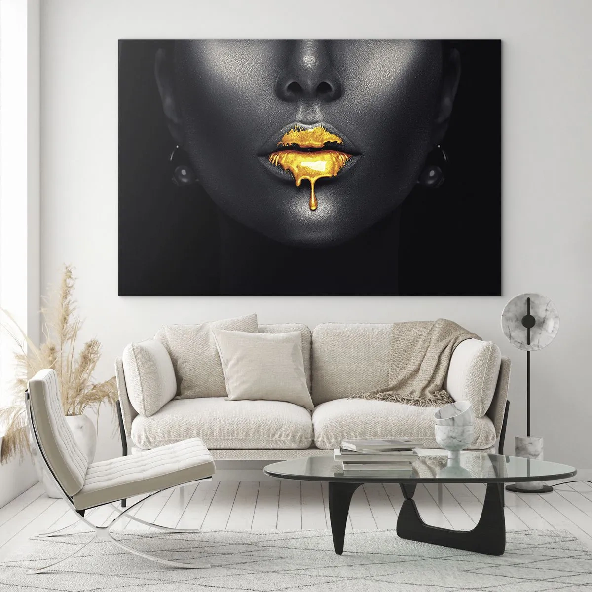 Cuadro sobre vidrio - Impresiones sobre Vidrio - Retrato en negro y dorado de una mujer con labios brillantes. - 70x50cm - Labios de oro - Decoración de pared moderna para salón y dormitorio ARTTOR