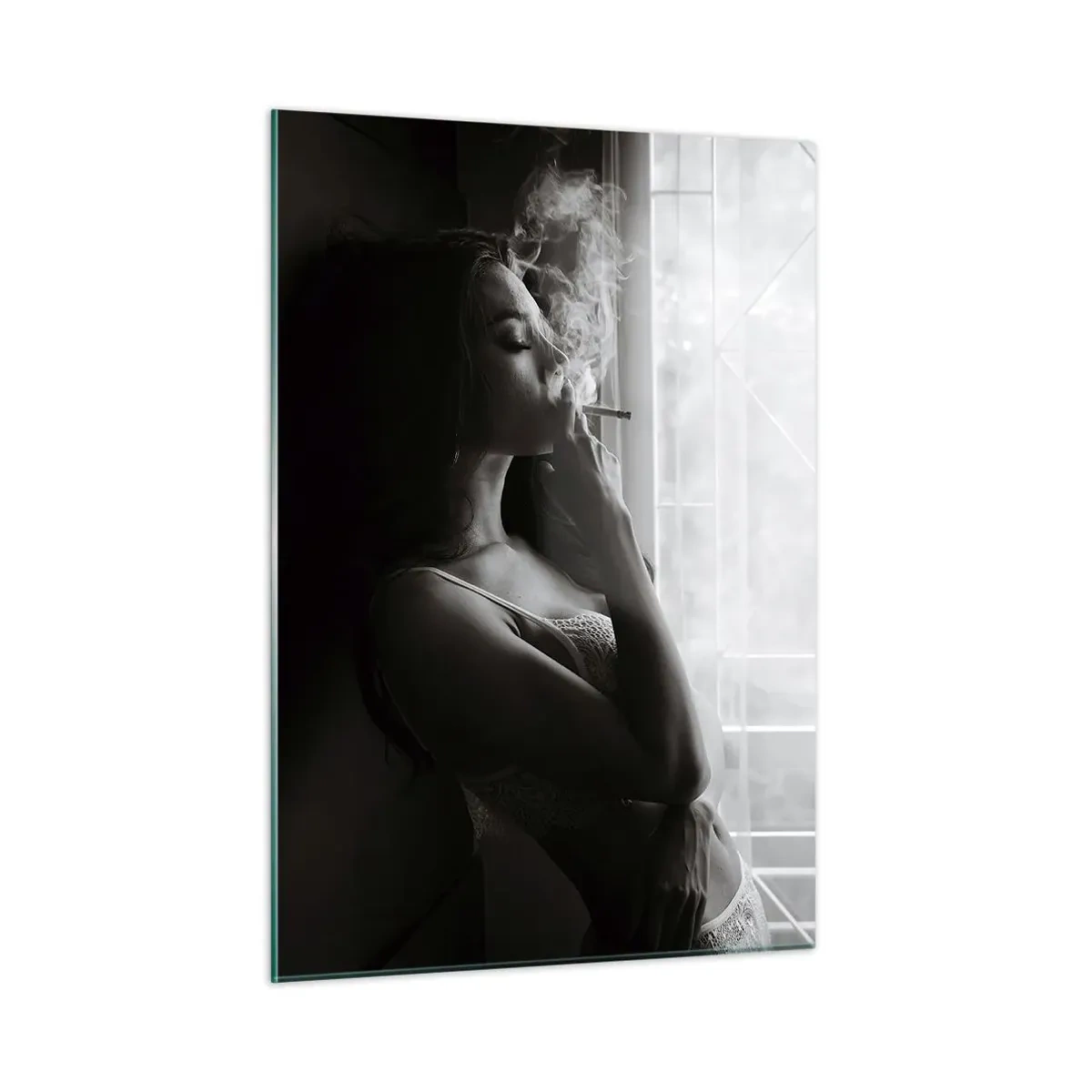 Cuadro sobre vidrio - Impresiones sobre Vidrio - Mujer fumando junto a la ventana en blanco y negro - 50x70cm - Un momento sensual - Decoración de pared moderna para salón y dormitorio ARTTOR