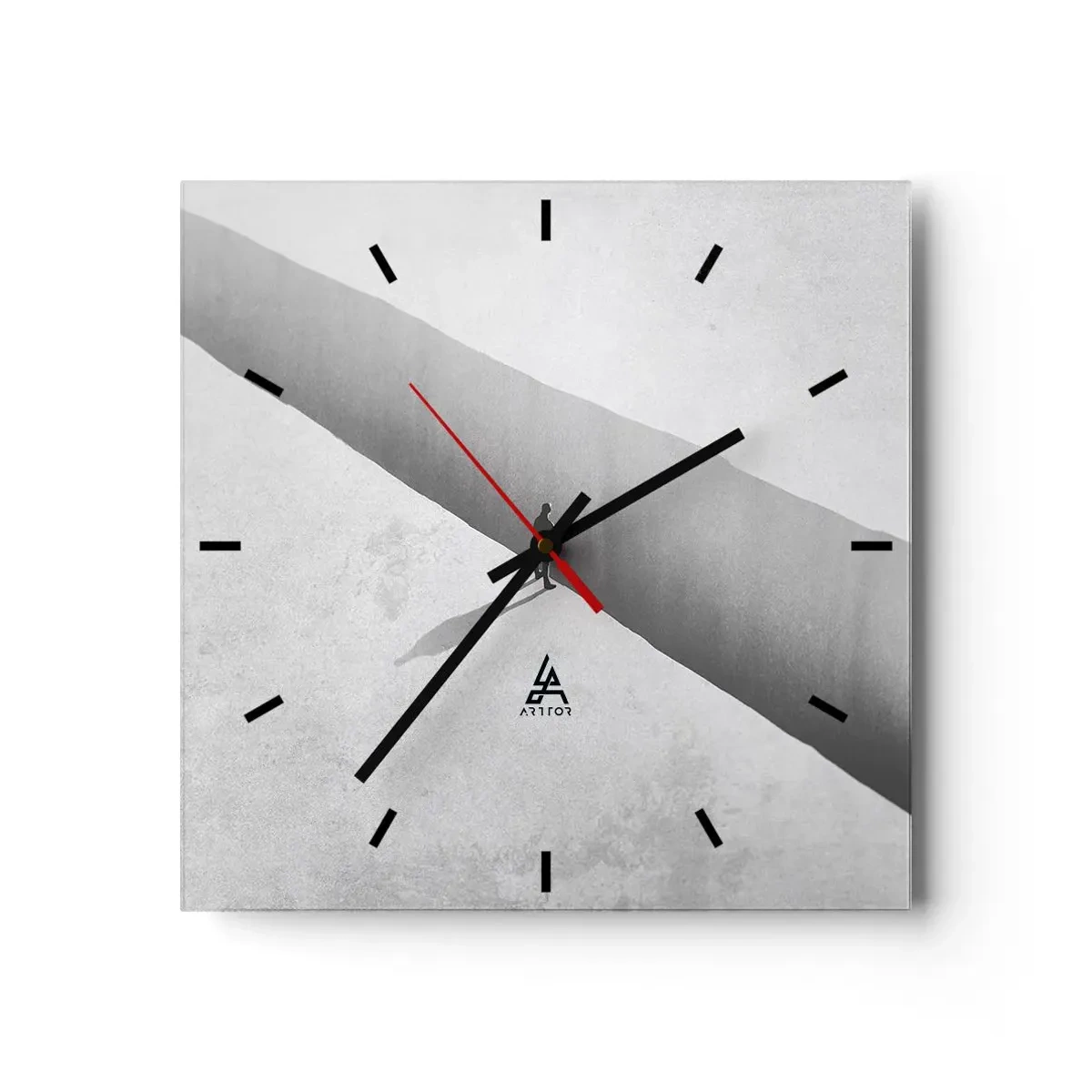 Reloj de pared - Reloj de vidrio - Una figura solitaria se encuentra sobre un profundo abismo en un entorno monocromático. - 30x30cm - Sin un destino claro - Decoración de pared moderna para salón y dormitorio ARTTOR