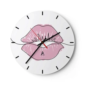 Reloj de pared - Reloj de vidrio - Primer plano de labios rosados contra un reloj blanco. - 30x30cm - ¿Listo para un beso? - Decoración de pared moderna para salón, cocina y dormitorio ARTTOR