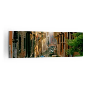 Cuadro sobre lienzo - Impresión de Imagen - Un pintoresco canal en Venecia con barcos y un puente. - 160x50cm - En un callejón veneciano - Decoración de pared moderna para salón y dormitorio ARTTOR