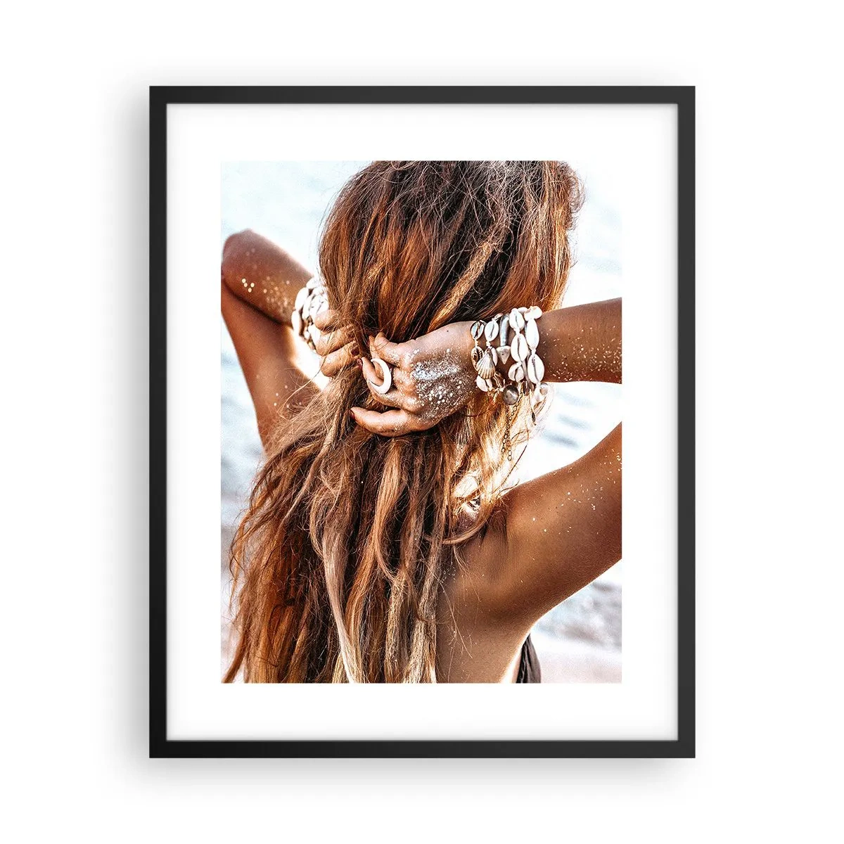 Póster en marco negro - Hermanada con el agua y el sol - 40x50 cm