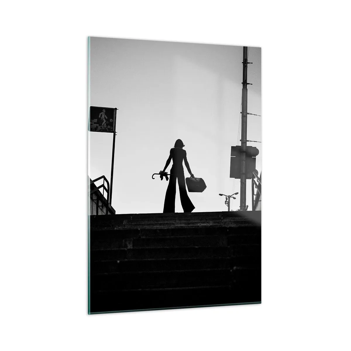 Cuadro sobre vidrio - Impresiones sobre Vidrio - Silueta en blanco y negro de una mujer con el paisaje urbano como telón de fondo - 50x70cm - Paseo urbano - Decoración de pared moderna para salón y dormitorio ARTTOR