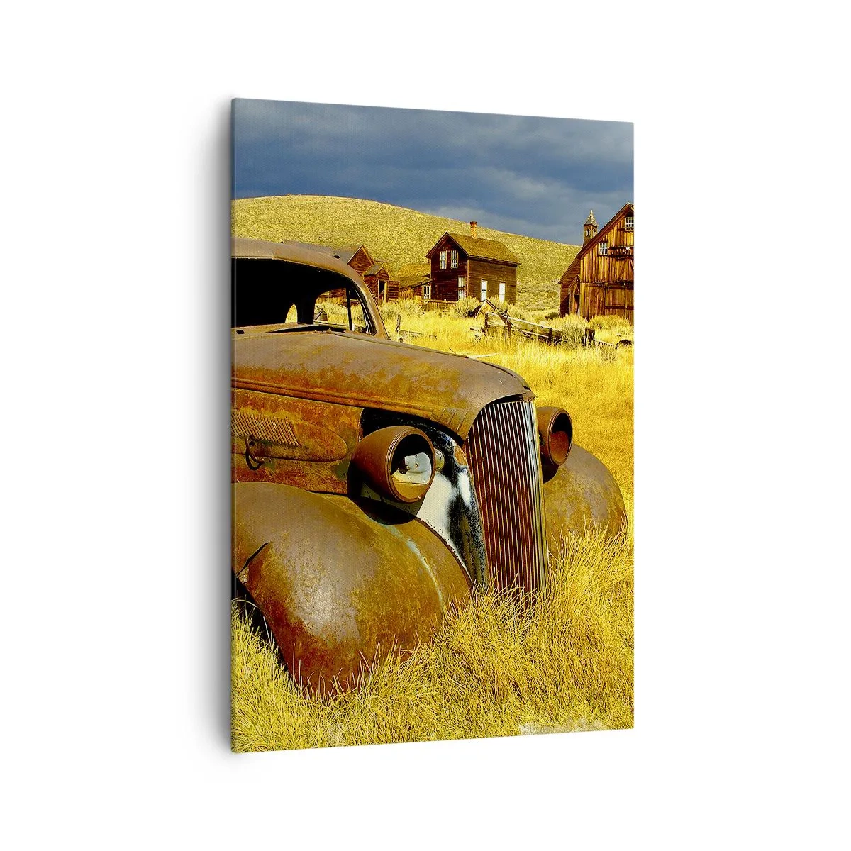 Cuadro sobre lienzo - Impresión de Imagen - Un viejo coche oxidado con el telón de fondo de cabañas de madera abandonadas. - 70x100cm - Un merecido descanso - Decoración de pared moderna para salón y dormitorio ARTTOR