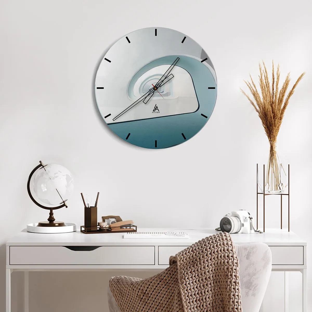 Reloj de pared - Reloj de vidrio - Arquitectura moderna con un arco geométrico en tonos azules. - 30x30cm - Espiral del río azul - Decoración de pared moderna para salón, cocina y dormitorio ARTTOR