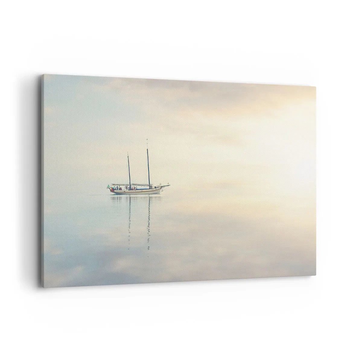 Cuadro sobre lienzo - Impresión de Imagen - Un barco en un mar en calma bajo una luz suave. - 100x70cm - En un mar de silencio - Decoración de pared moderna para salón y dormitorio ARTTOR