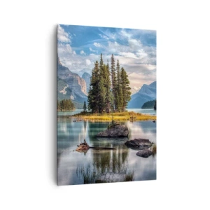 Cuadro sobre lienzo - Impresión de Imagen - Un paisaje de montaña con una isla rodeada por un lago tranquilo. - 70x100cm - Sobre el agua cristalina... - Decoración de pared moderna para salón y dormitorio ARTTOR