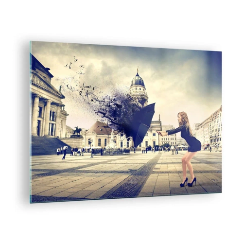 Cuadro sobre vidrio - Impresiones sobre Vidrio - Una mujer con un paraguas con el telón de fondo de una plaza de la ciudad en una composición artística. - 70x50cm - Hay un viento tan... - Decoración de pared moderna para salón y dormitorio ARTTOR
