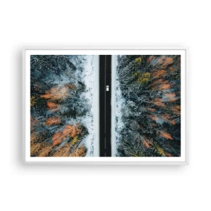 Póster en marco blanco - Atravesar el bosque en invierno - 100x70 cm