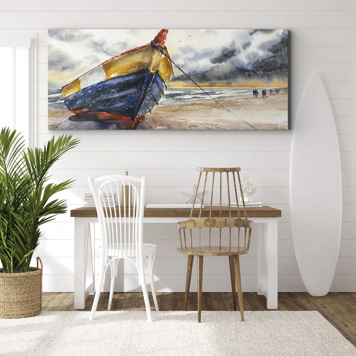 Cuadro sobre lienzo - Impresión de Imagen - Un pintoresco barco en la playa bajo un cielo nublado. - 160x50cm - Descansando en la orilla - Decoración de pared moderna para salón y dormitorio ARTTOR