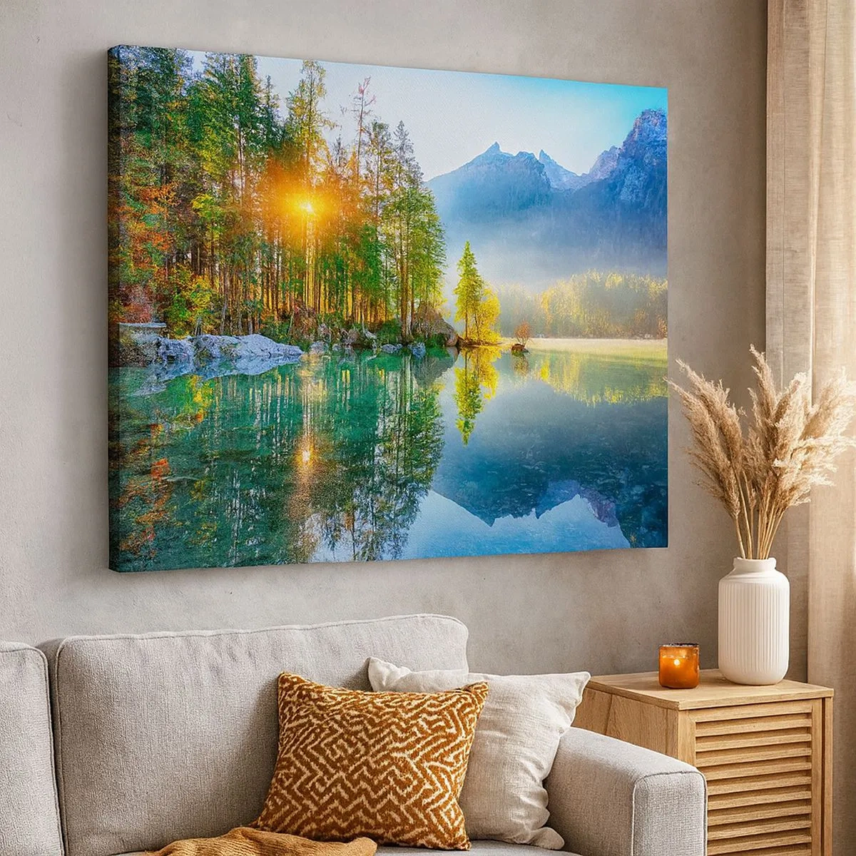 Cuadro sobre lienzo - Impresión de Imagen - Un lago rodeado de montañas y bosques bajo los rayos del sol. - 70x50cm - Majestuosidad y dulzura - Decoración de pared moderna para salón y dormitorio ARTTOR
