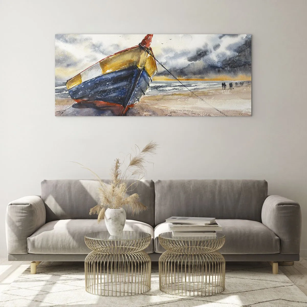 Cuadro sobre vidrio - Impresiones sobre Vidrio - Un pintoresco barco en la playa bajo un cielo nublado. - 140x50cm - Descansando en la orilla - Decoración de pared moderna para salón y dormitorio ARTTOR