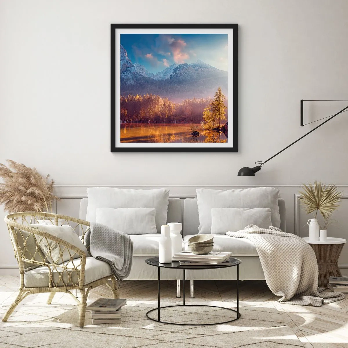 Póster en marco negro - Entre las montañas y los valles - 30x30 cm